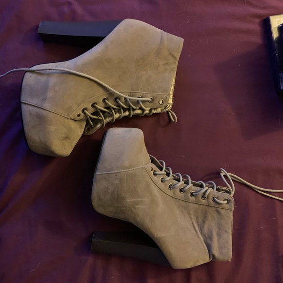 Size 9 platform booties - Picture 1 of 1